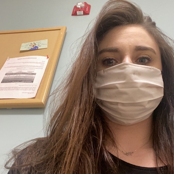 Meet your Posher, Tori - Picture 1 of 1